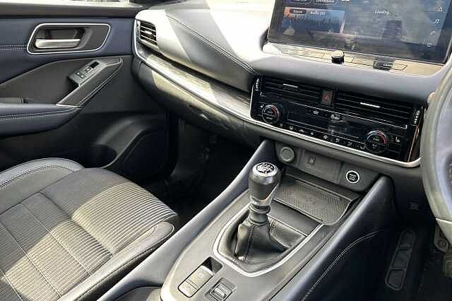 Nissan Qashqai 1.3 DiG-T MH Tekna 5dr