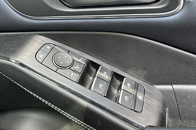 Nissan Qashqai 1.3 DiG-T MH Tekna 5dr