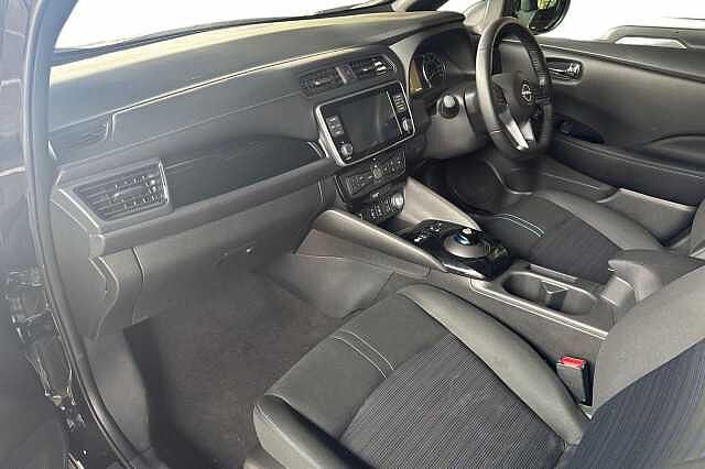 Nissan LEAF 110kW N-Connecta 39kWh 5dr Auto