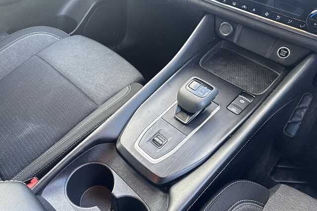 Nissan Qashqai 1.3 DiG-T MH 158 N-Connecta 5dr Xtronic