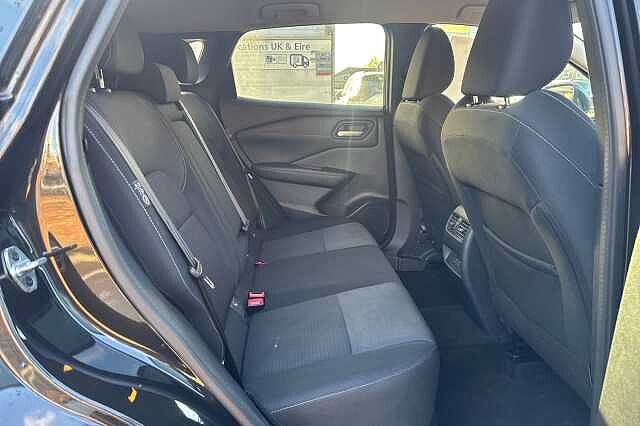 Nissan Qashqai 1.3 DiG-T MH 158 N-Connecta 5dr Xtronic