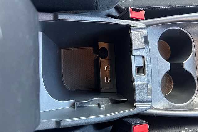 Nissan Qashqai 1.3 DiG-T MH 158 N-Connecta 5dr Xtronic