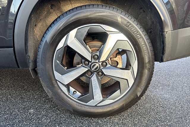 Nissan Qashqai 1.3 DiG-T MH 158 N-Connecta 5dr Xtronic