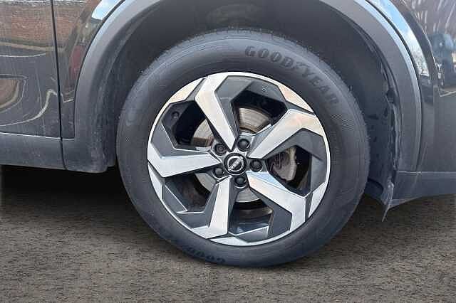 Nissan Qashqai 1.3 DiG-T MH 158 N-Connecta 5dr Xtronic
