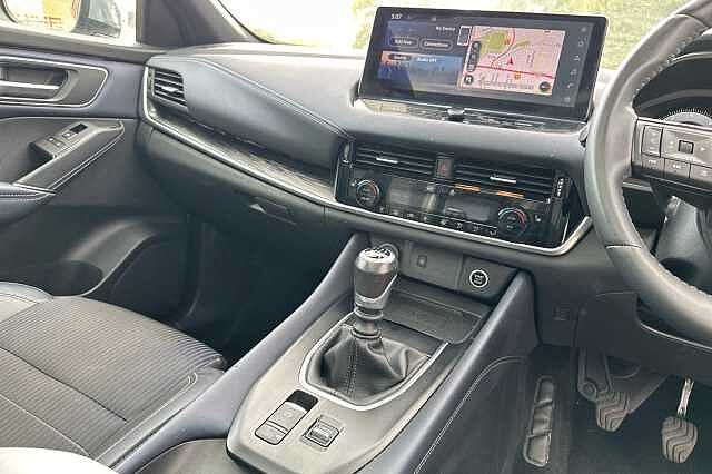 Nissan Qashqai 1.3 DiG-T MH Tekna 5dr