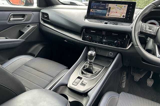 Nissan Qashqai 1.3 DiG-T MH Tekna 5dr