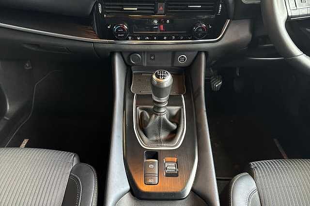 Nissan Qashqai 1.3 DiG-T MH Tekna 5dr