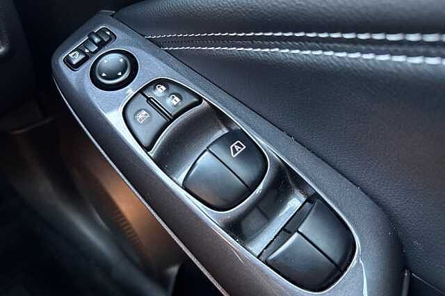 Nissan Juke 1.6 Hybrid Tekna 5dr Auto