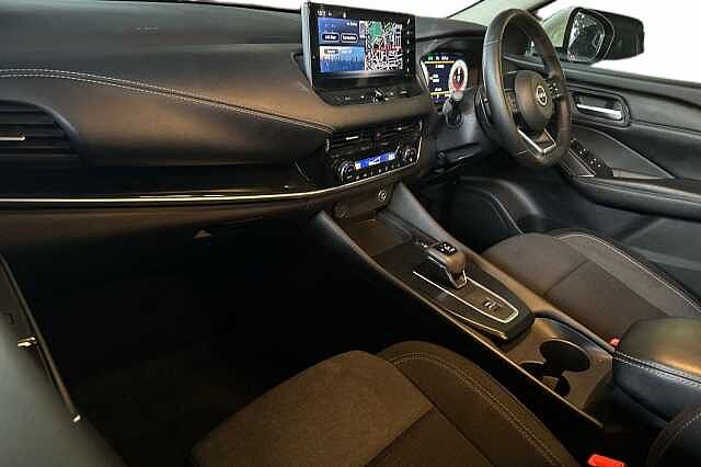 Nissan Qashqai 1.3 DiG-T MH 158 N-Connecta 5dr Xtronic