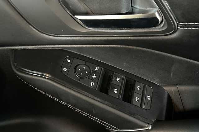 Nissan Qashqai 1.3 DiG-T MH 158 N-Connecta 5dr Xtronic