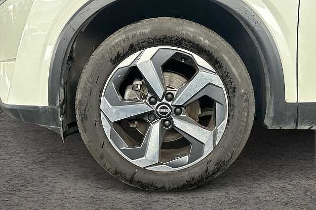 Nissan Qashqai 1.3 DiG-T MH 158 N-Connecta 5dr Xtronic