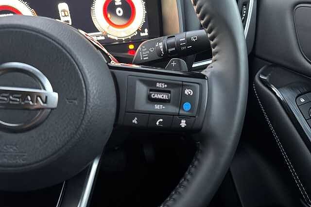 Nissan Qashqai 1.3 DiG-T MH 158 Premiere Edition 5dr Xtronic