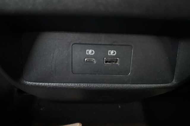 Nissan Qashqai 1.3 DiG-T MH 158 Premiere Edition 5dr Xtronic