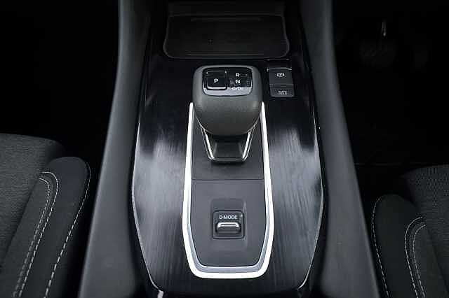 Nissan Qashqai 1.3 DiG-T MH 158 Premiere Edition 5dr Xtronic