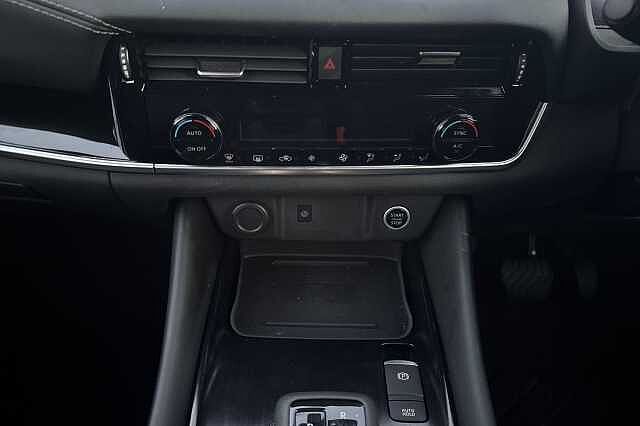 Nissan Qashqai 1.3 DiG-T MH 158 Premiere Edition 5dr Xtronic