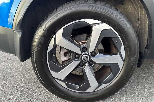 Nissan Qashqai 1.3 DiG-T MH 158 Premiere Edition 5dr Xtronic