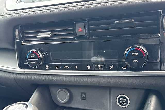 Nissan Qashqai 1.3 DiG-T MH N-Connecta 5dr