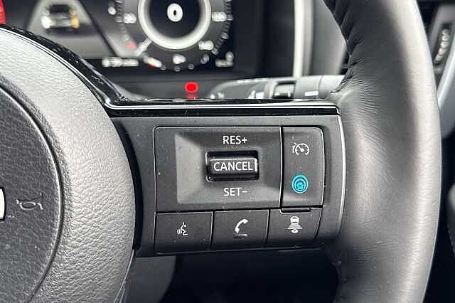 Nissan Qashqai 1.3 DiG-T MH N-Connecta 5dr