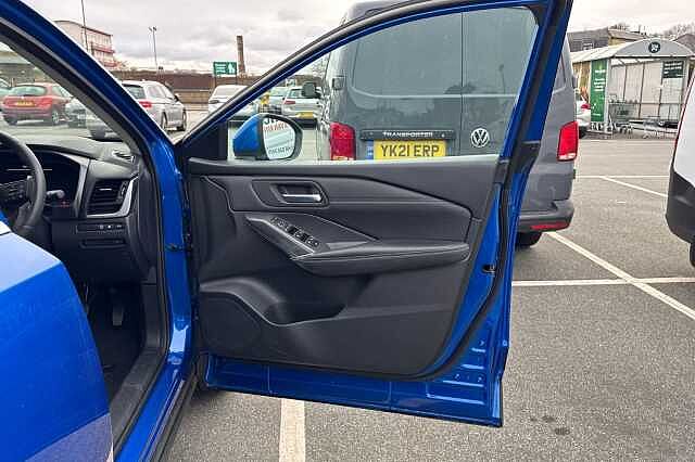 Nissan Qashqai 1.3 DiG-T MH N-Connecta 5dr