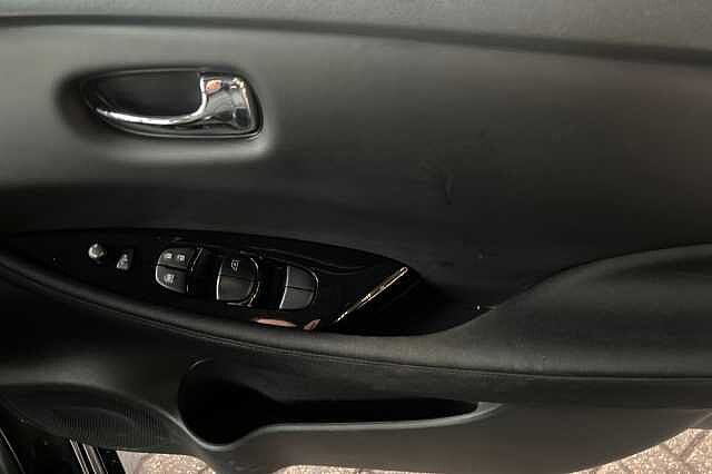 Nissan LEAF 110kW N-Connecta 39kWh 5dr Auto