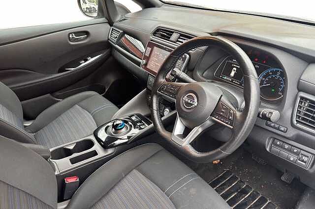 Nissan LEAF 110kW N-Connecta 39kWh 5dr Auto