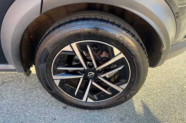 Nissan Juke 1.6 Hybrid N-Connecta 5dr Auto