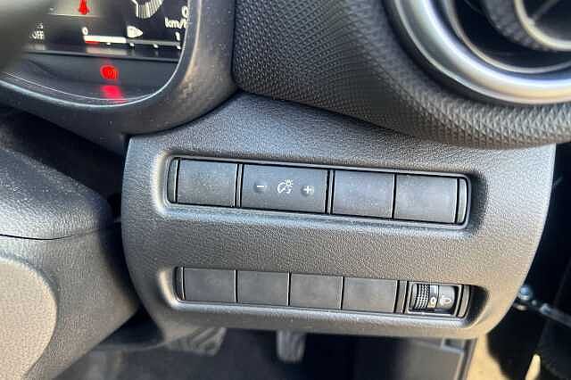 Nissan Juke 1.6 Hybrid N-Connecta 5dr Auto