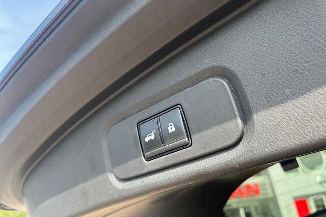 Nissan Qashqai 1.3 DiG-T MH Tekna 5dr