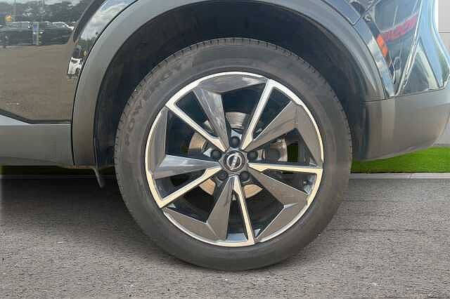 Nissan Qashqai 1.3 DiG-T MH Tekna 5dr
