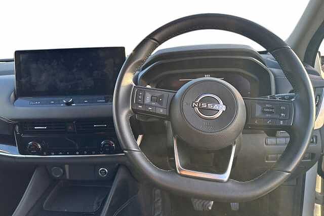 Nissan Qashqai 1.3 DiG-T MH 158 N-Connecta [Glass Rf] 5dr Xtronic