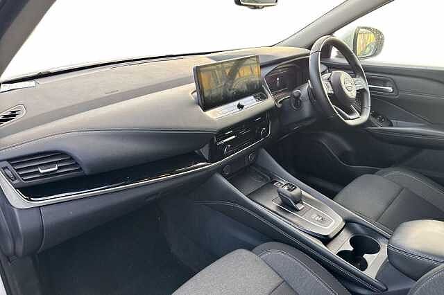 Nissan Qashqai 1.3 DiG-T MH 158 N-Connecta [Glass Rf] 5dr Xtronic