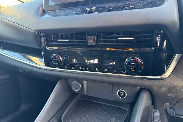 Nissan Qashqai 1.3 DiG-T MH 158 N-Connecta [Glass Rf] 5dr Xtronic