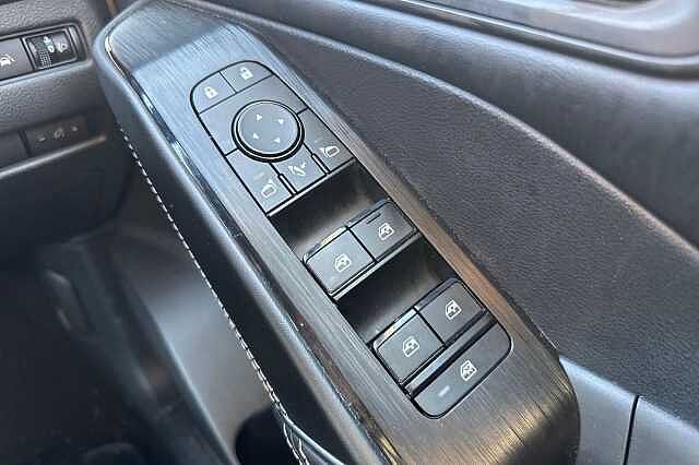 Nissan Qashqai 1.3 DiG-T MH 158 N-Connecta [Glass Rf] 5dr Xtronic