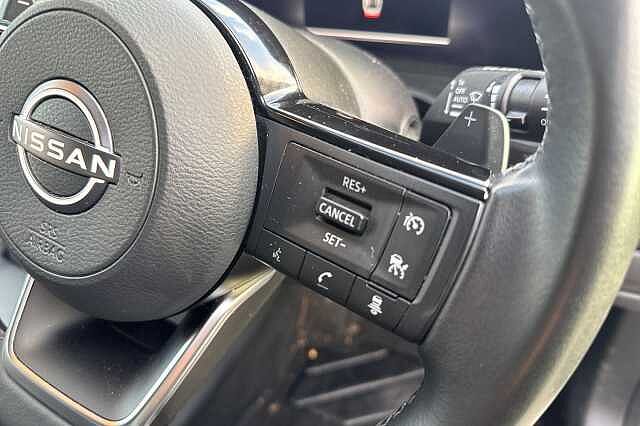 Nissan Qashqai 1.3 DiG-T MH 158 N-Connecta [Glass Rf] 5dr Xtronic