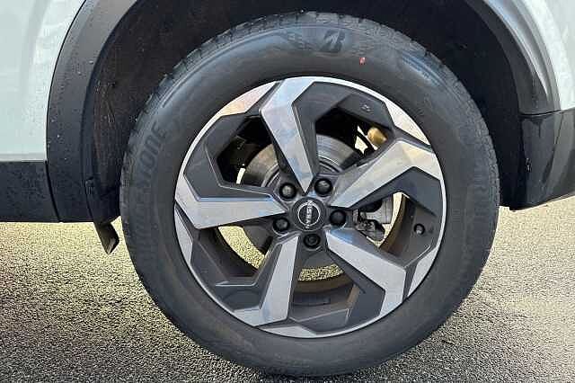 Nissan Qashqai 1.3 DiG-T MH 158 N-Connecta [Glass Rf] 5dr Xtronic