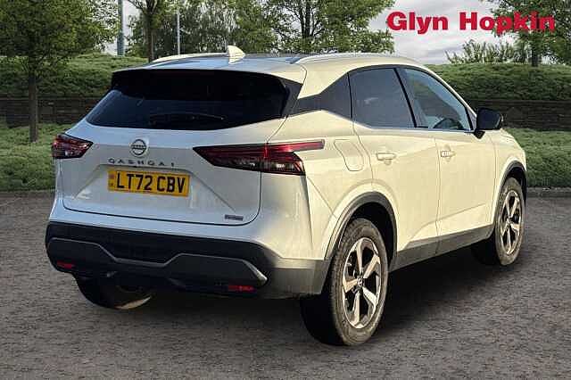 Nissan Qashqai 1.3 DiG-T MH 158 N-Connecta [Glass Rf] 5dr Xtronic