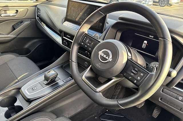 Nissan Qashqai 1.3 DiG-T MH 158 N-Connecta [Glass Rf] 5dr Xtronic