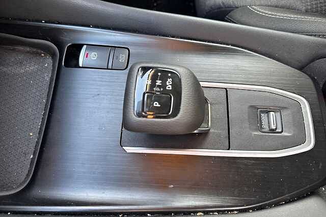 Nissan Qashqai 1.3 DiG-T MH 158 N-Connecta [Glass Rf] 5dr Xtronic