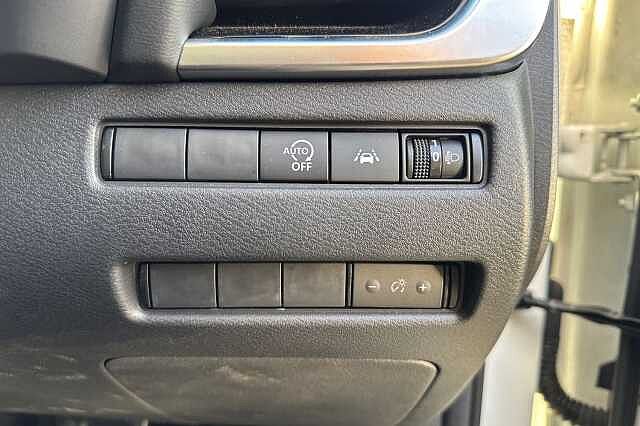 Nissan Qashqai 1.3 DiG-T MH 158 N-Connecta [Glass Rf] 5dr Xtronic