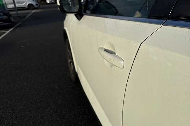 Nissan Qashqai 1.3 DiG-T MH 158 N-Connecta [Glass Rf] 5dr Xtronic