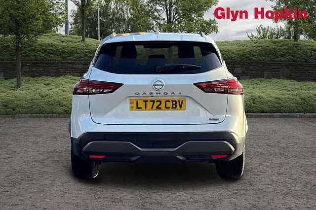 Nissan Qashqai 1.3 DiG-T MH 158 N-Connecta [Glass Rf] 5dr Xtronic