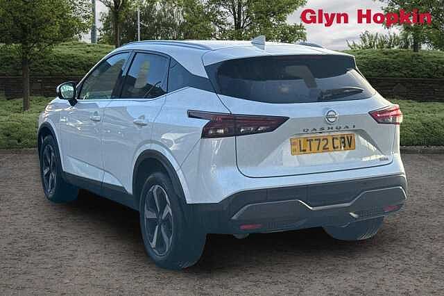 Nissan Qashqai 1.3 DiG-T MH 158 N-Connecta [Glass Rf] 5dr Xtronic