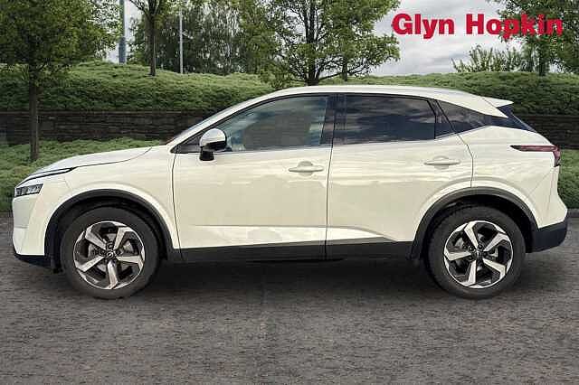 Nissan Qashqai 1.3 DiG-T MH 158 N-Connecta [Glass Rf] 5dr Xtronic