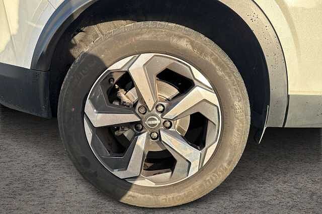 Nissan Qashqai 1.3 DiG-T MH 158 N-Connecta [Glass Rf] 5dr Xtronic