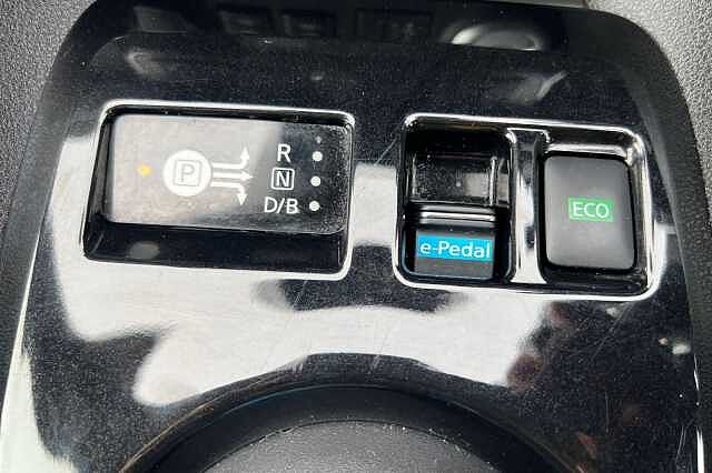 Nissan LEAF 110kW N-Connecta 39kWh 5dr Auto
